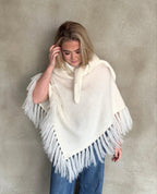 Caroline Poncho m/frynser