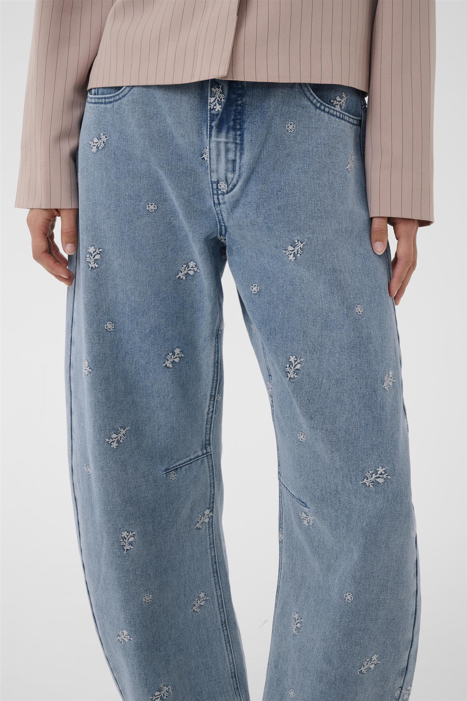 CUaltar Aniceta Barrel Jeans
